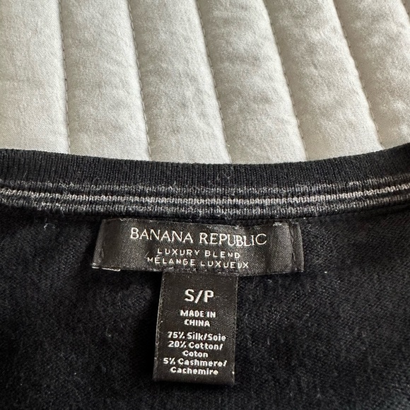 Black Banana Republic men’s V-Neck Sweater - sz S - Picture 2 of 5